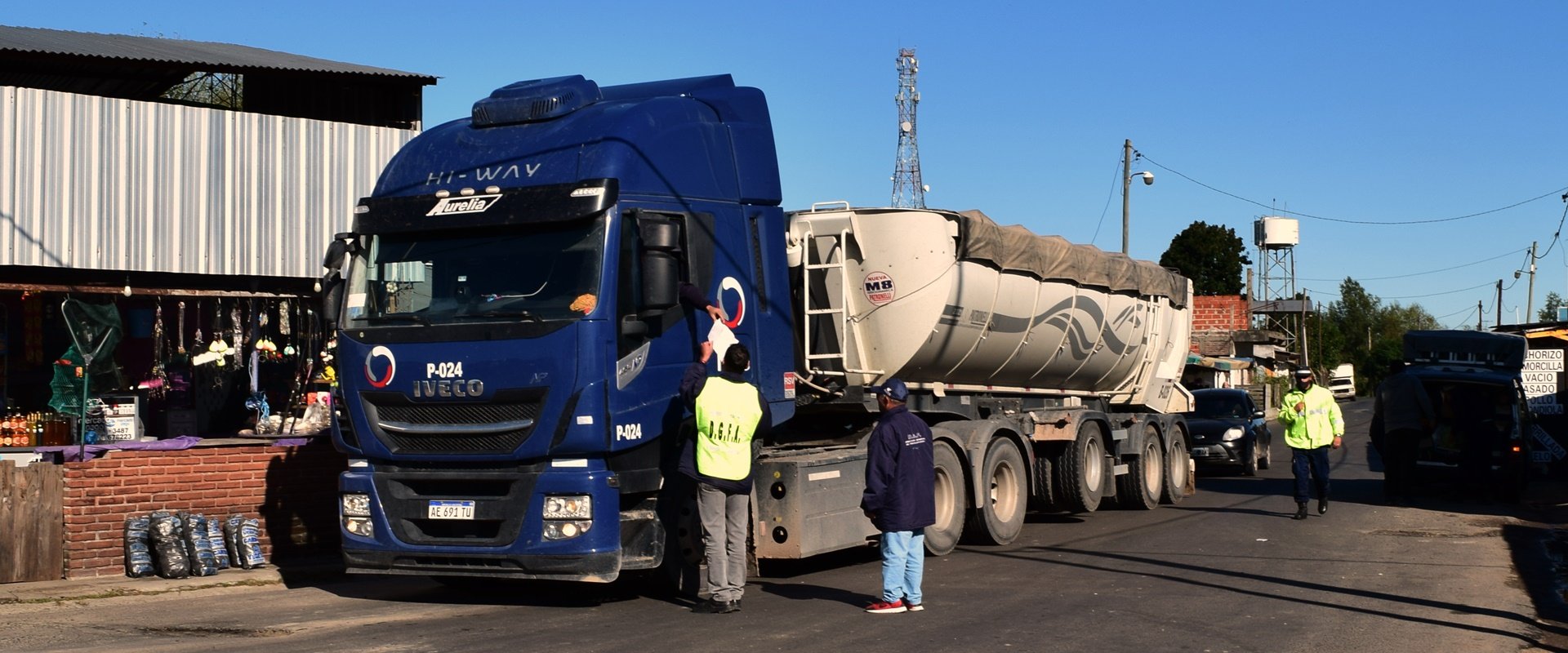 Controlan el ingreso y egreso de transporte de mercaderías con un