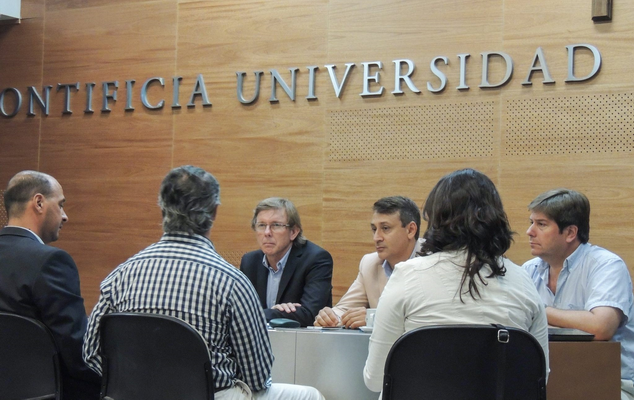 Bahillo y Lara se reunieron con graduados de la UCA