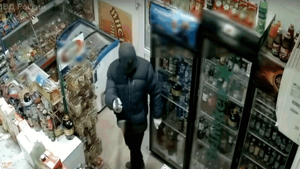 Evitó a escobazos que un delincuente armado la asalte en su comercio