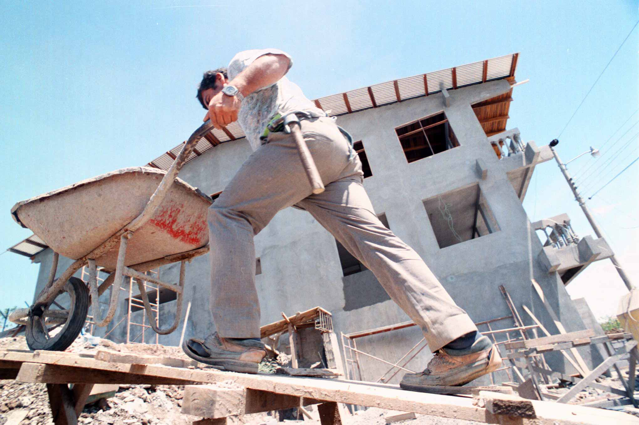 Los maestros mayores de obras piden la habilitación de la construcción ...