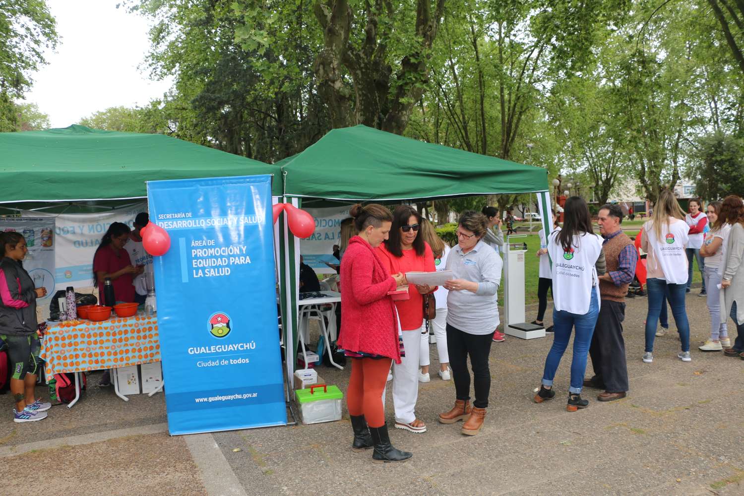 Realizaron controles a adultos mayores en la plaza San Martín
