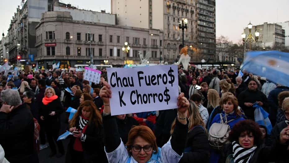 Masiva marcha al Congreso para pedir el desafuero de Cristina