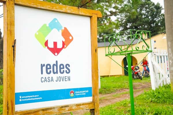 Con un famoso cantante de cumbia, Casa Redes festeja su aniversario en 2 de Abril y Schatchtel