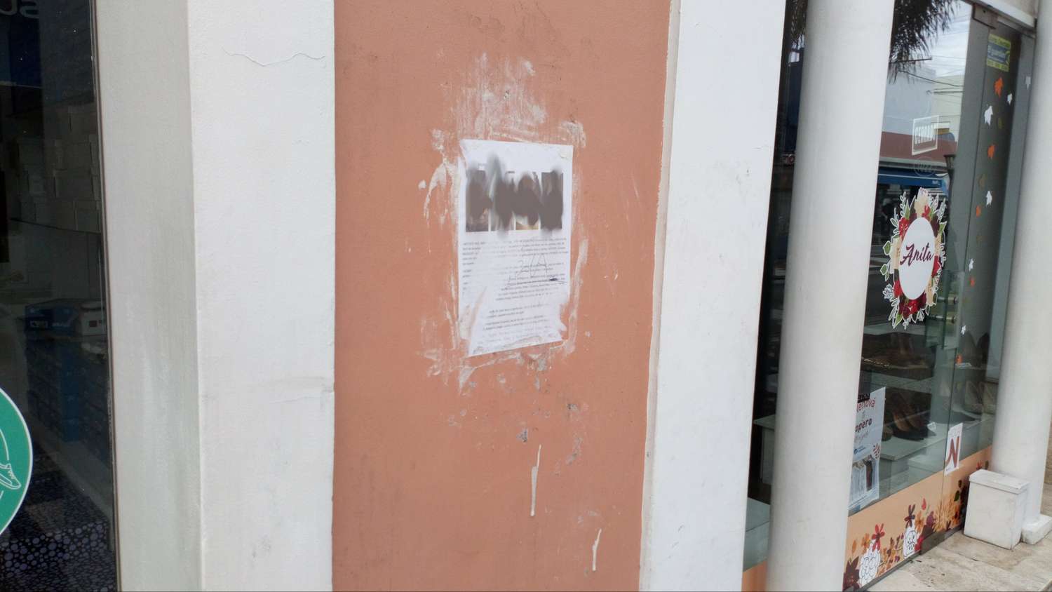 Los carteles sexistas y machistas de las quinceañeras alarman en la ciudad
