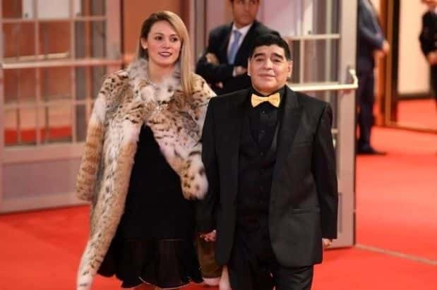 Maradona se solidarizó con el jubilado asaltado por su cuñado