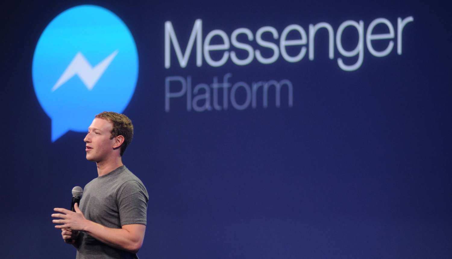 Facebook escanea las conversaciones privadas de Messenger