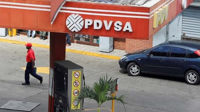 Venezuela importa combustible: No logran refinar todo su petróleo 