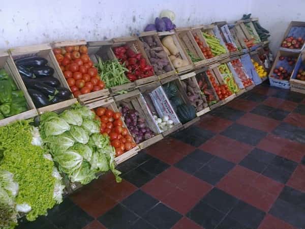Desafío al Municipio: “No voy a dejar de hacer autoservicio con las frutas y verduras”
