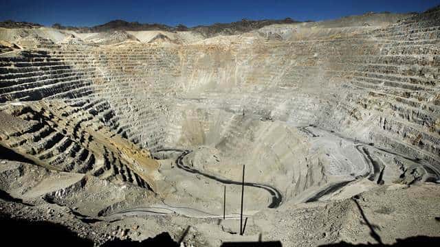El Gobierno busca modificar la ley de glaciares para favorecer la minería