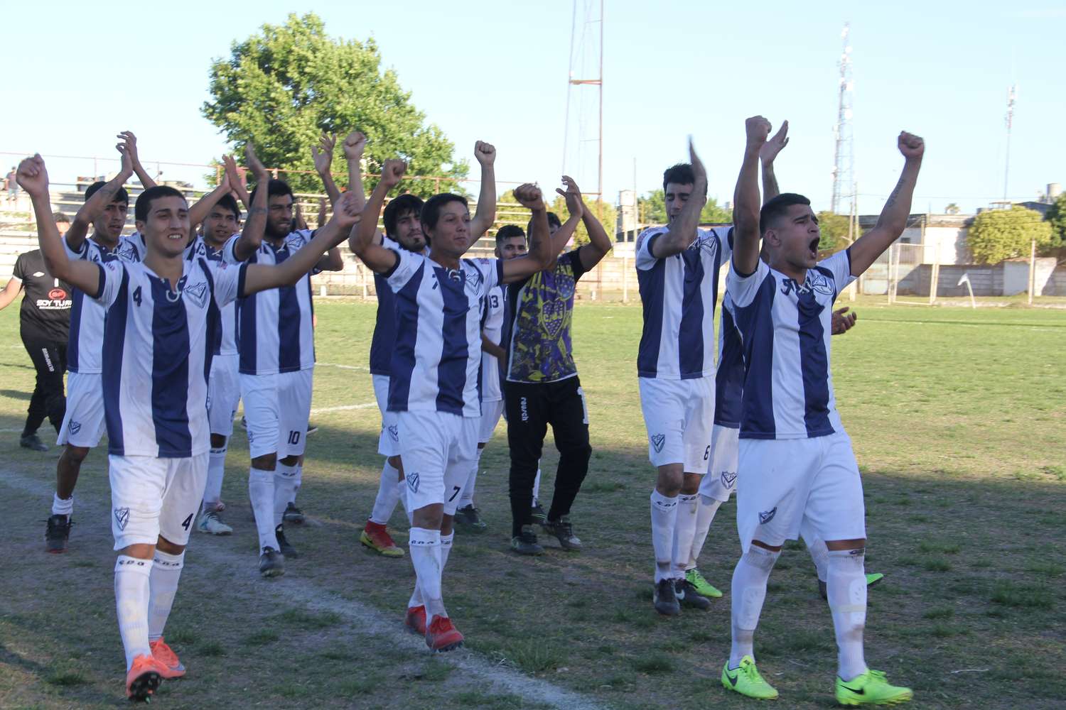 La Vencedora e Isleños irán por el segundo ascenso