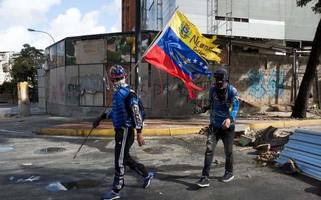 Argentina planifica evacuar a los familiares de los diplomáticos en Venezuela