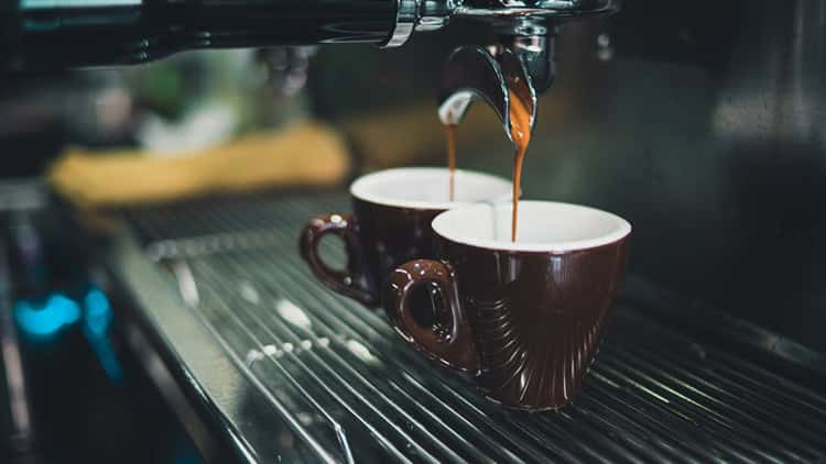 Cuáles son los beneficios del consumo de café: sus efectos sobre la función cerebral y los vasos sanguíneos