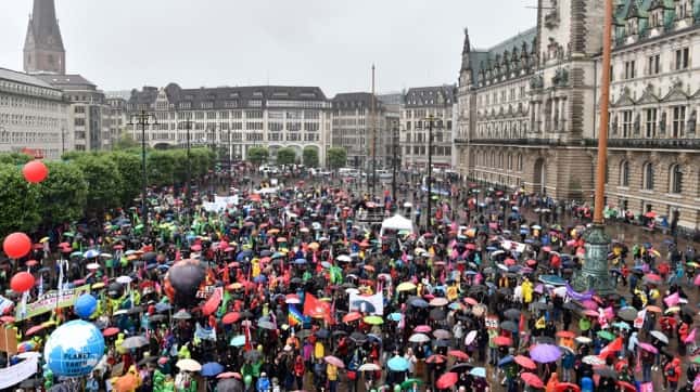 Miles de manifestantes salieron a las calles de Hamburgo en la víspera del G20