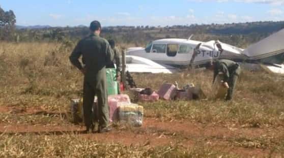Capturan un avión con 500 kilos de cocaína en el campo de un ministro de Temer