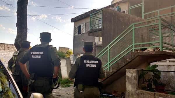 En seis allanamientos que realizó Gendarmería se detuvieron ocho personas
