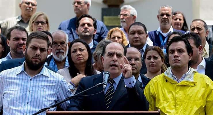 Venezuela: Tribunal asume poderes del Congreso y la oposición denuncia golpe de Estado   