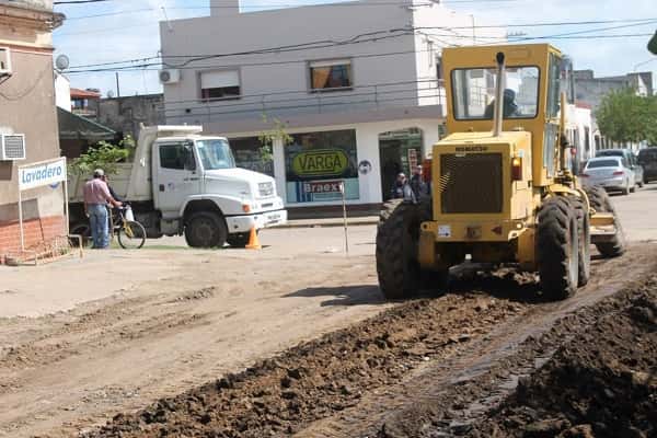 Continúan los trabajos de mantenimiento de calles y avenidas