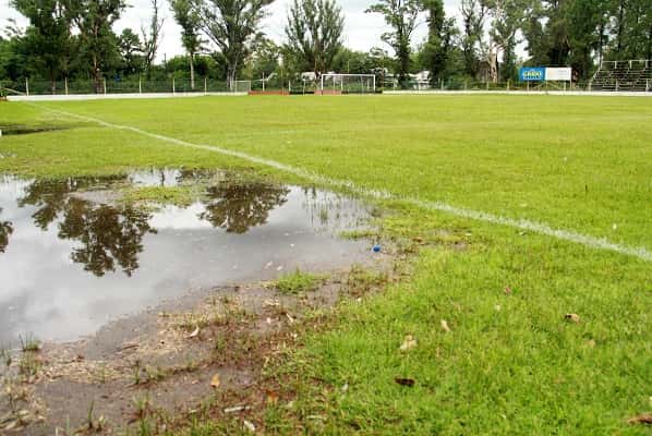 Por la lluvia, se suspendió el partido en el Parque Unzué