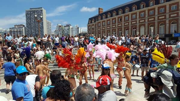 El Carnaval del País hizo vibrar el verano de Mar del Plata