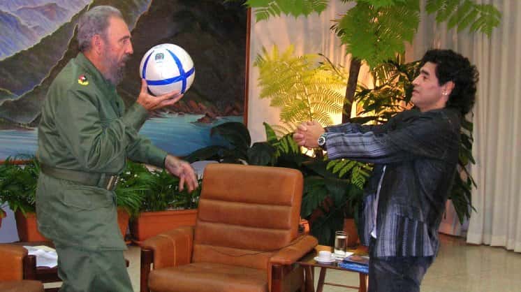 Maradona despide a Fidel Castro en Cuba: "En nuestro corazón sigue latiendo"