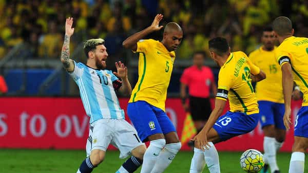 Argentina perdió 3 a 0 ante Brasil y está fuera de Rusia 2018