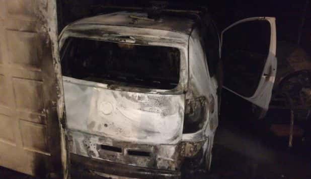 Vecinos quemaron la vivienda del doble femicida de Paraná