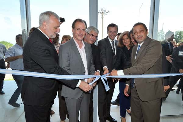 Bordet inauguró el nuevo edifico de la Facultad de Ciencia y Tecnología 