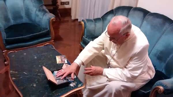 El Papa Francisco bendijo la Piedra Fundamental del Hogar de Cristo Nazareth