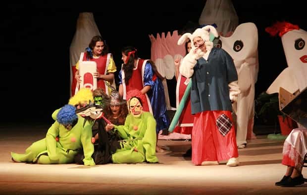 El Hospitalito Baggio presentó la obra del “Doctor Muelita” en el Teatro Gualeguaychú