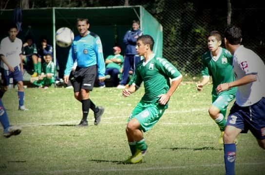 ¿Quién es el gualeguaychuense de 16 años que firmó con Ferro?