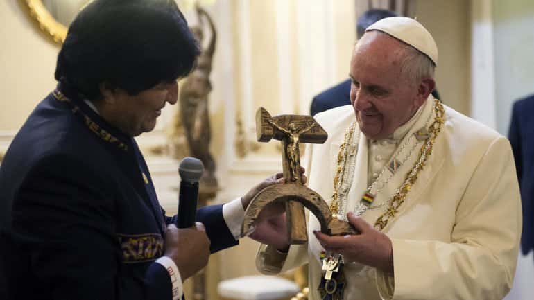 El Papa opinó sobre el polémica crucifijo que le regaló Evo Morales