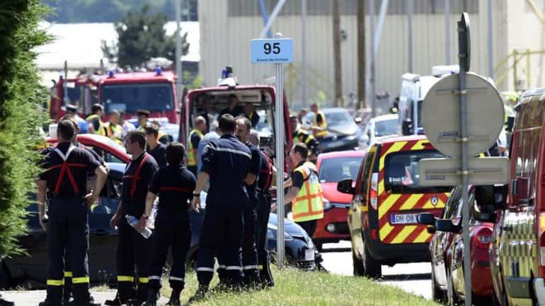 Francia: Decapitan a un hombre e intentan volar una fábrica de gas