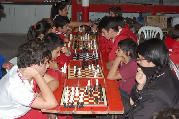 Con 130 participantes, se desarrolló el primer intercolegial de ajedrez