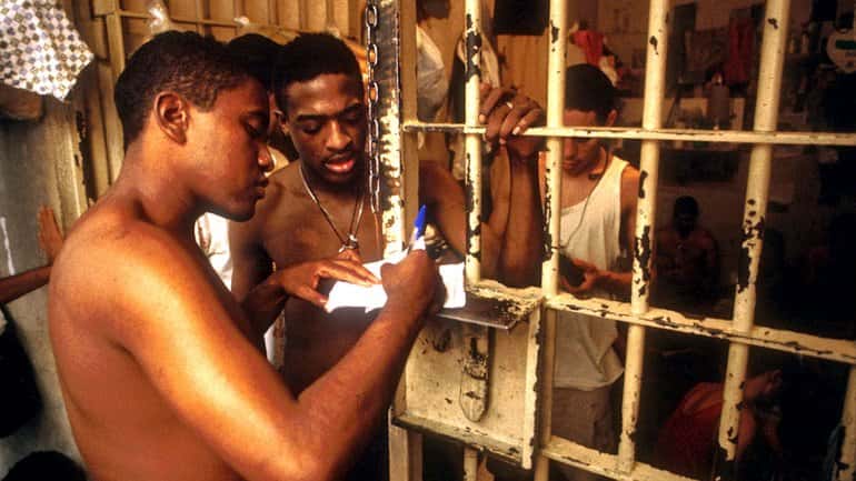 Las prisiones de Brasil son "escuelas del crimen"