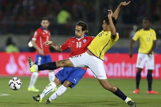 Chile sonríe en el debut ante Ecuador: le gana 2 a 0 