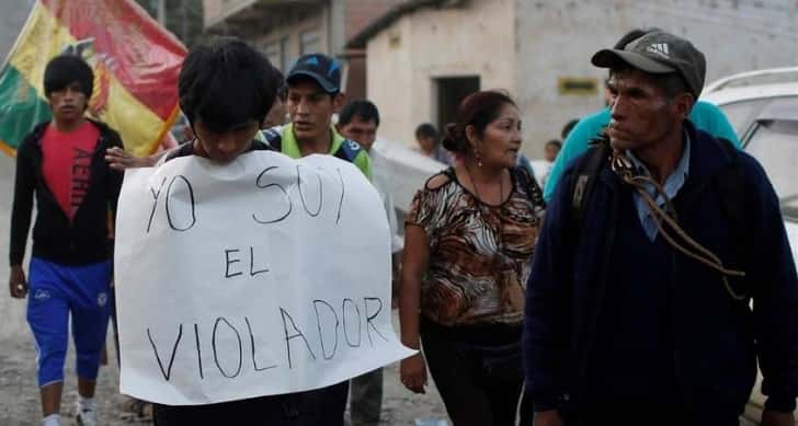 Un pueblo de Bolivia hace justicia por mano propia con los violadores