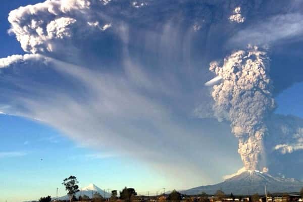 Las cenizas del volcán se dispersan al centro de la Argentina