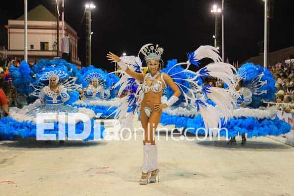 Aylíñ Marín, de Kamarr, es la Reina del Carnaval del País