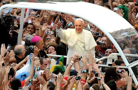 El Papa Francisco reconoció que tiene "problemas con el protocolo"