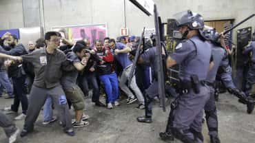 A días del Mundial: Gases lacrimógenos y balas de goma en San Pablo 