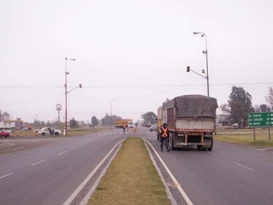 Comienza la restricción de camiones en las rutas por fin el de semana largo 