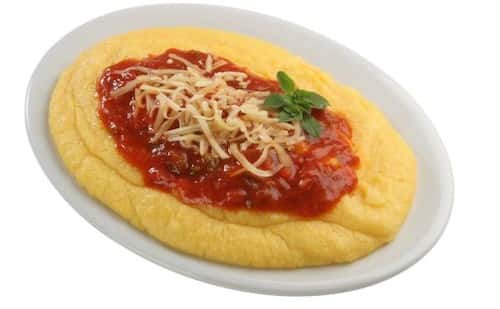 Hoy El Día está para polenta con salsa y queso