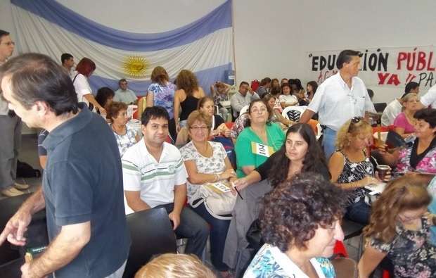 Agmer decidió paro por 72 horas y el Gobierno pedirá la conciliación