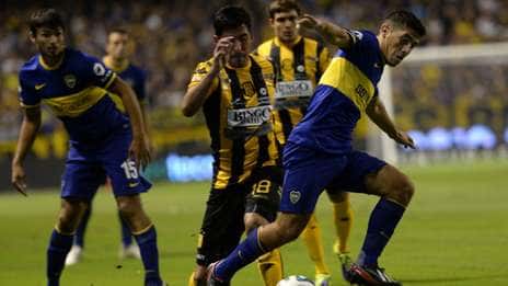 Con gol de Riquelme de penal, Boca le ganó 2 a 0 a Olimpo