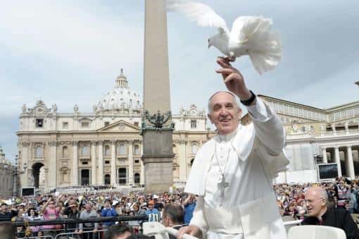 El Papa es candidato al Nobel de la Paz
