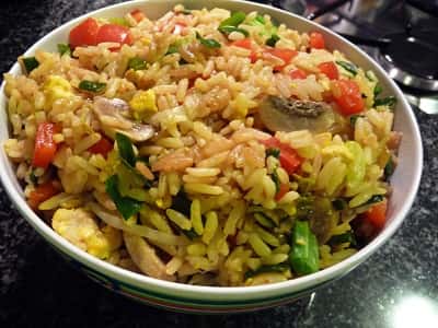Después del fin de semana largo, algo livianito: arroz con verduras 