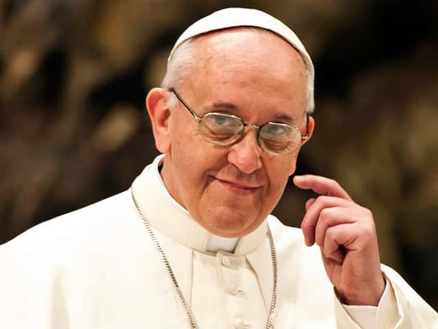 El Papa compartirá con indigentes gallina gallega en Navidad