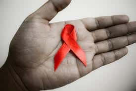 Existen más casos de VIH positivos entre varones de 15 a 25 años de edad