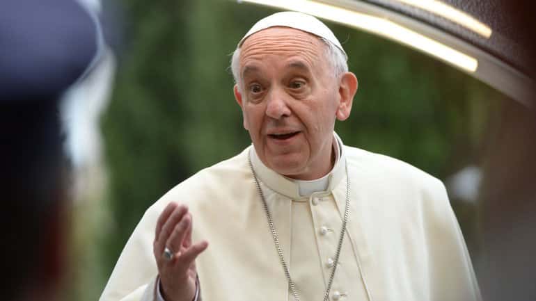 El Papa confesó haber trabajado de todo, incluso de custodio de bares nocturnos