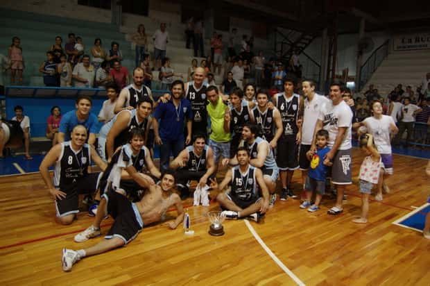 Juventud Unida se quedó con la Copa Ciudad de Gualeguaychú  en básquet 